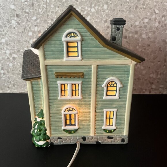 Dickens Towne Series SWEET SHOPPE 1997 Christmas Village Vintage Hand Painted - Picture 12 of 16